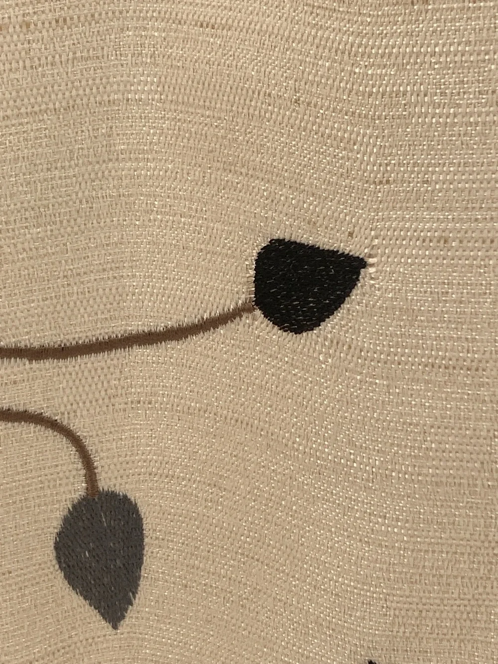 8 Embroirdered Placemants Black Grey Cream 13